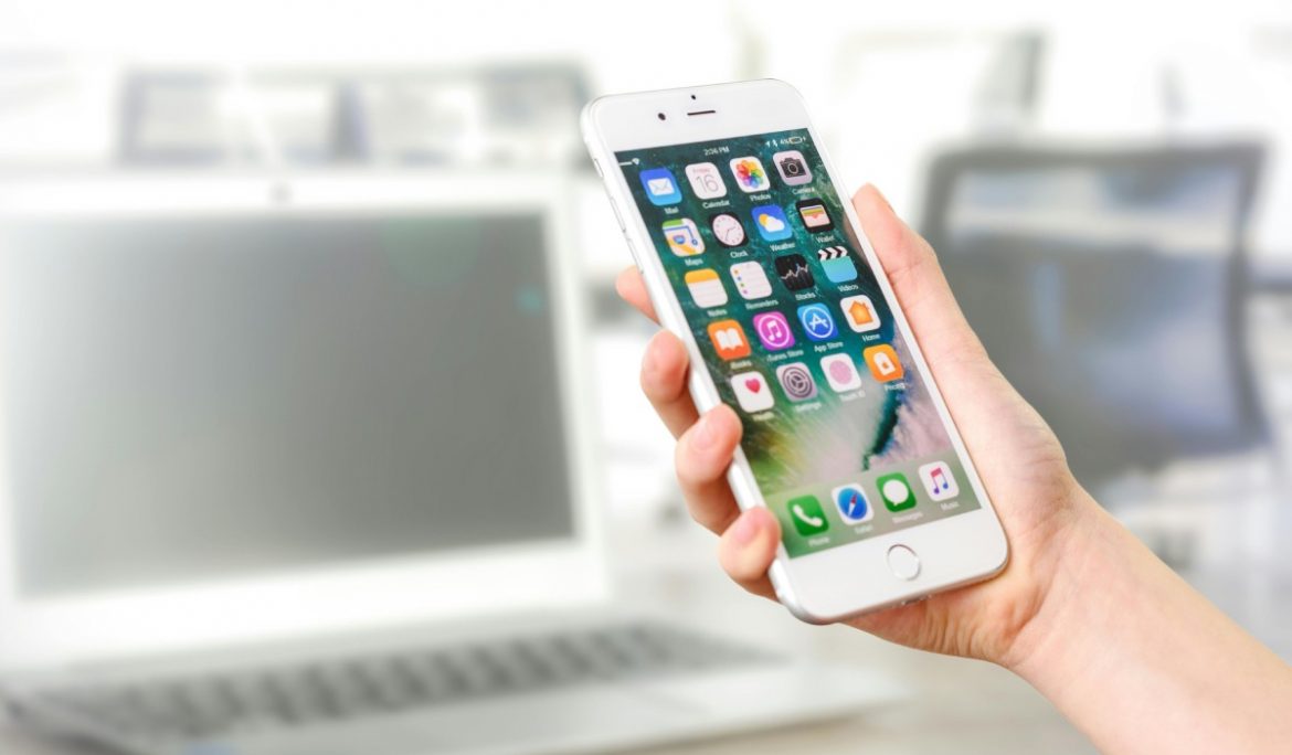 Flutter vs. React Native for Mobile Apps: A Detailed Performance Comparison